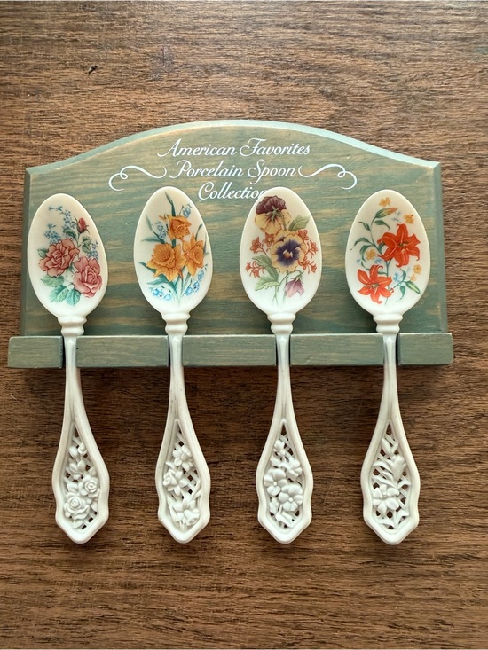 Avon Other - 4 Avon Porcelain American Favorites Flower Spoons 1989 Lily Rose Pansy Daffodil